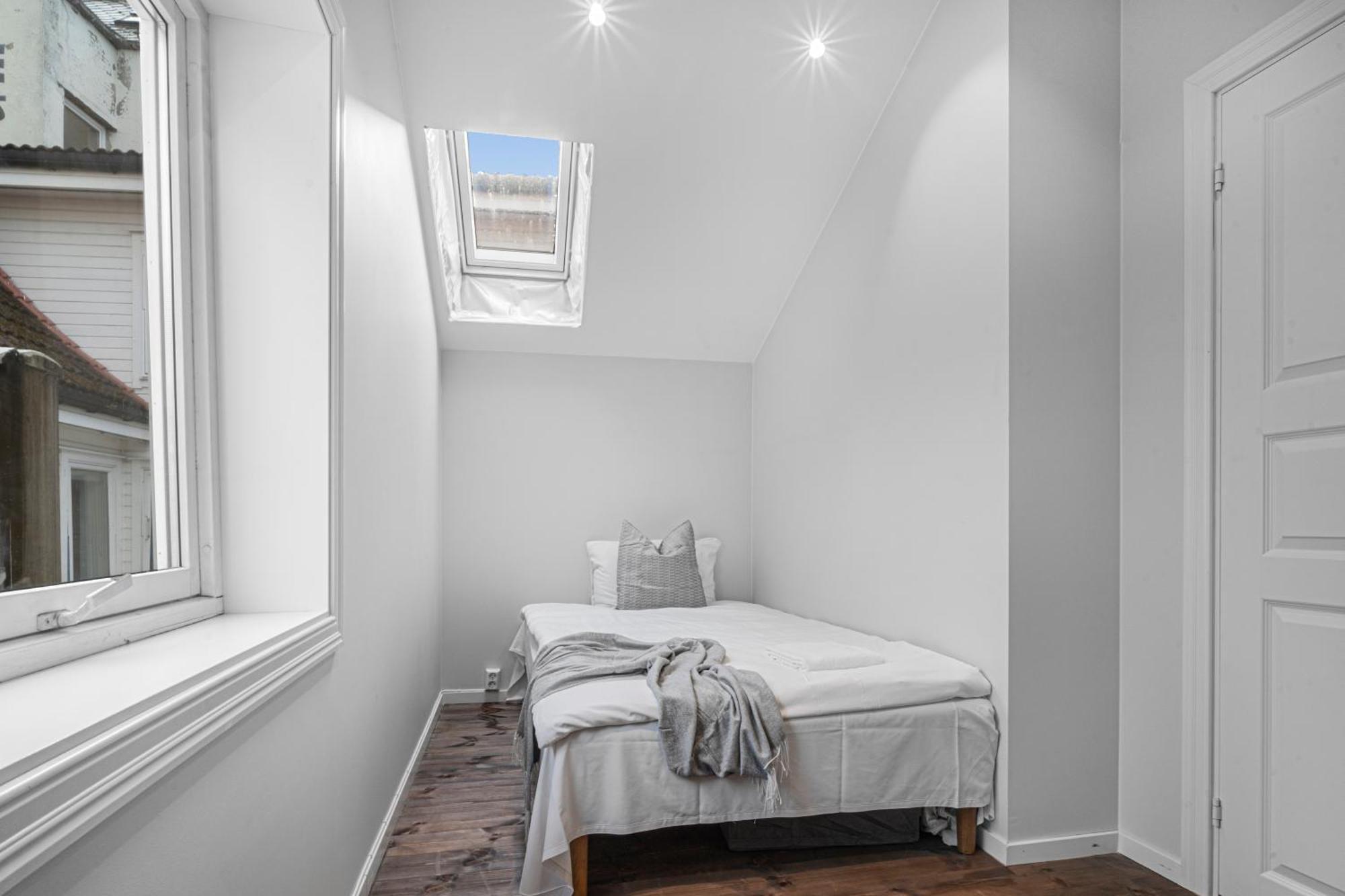 Four-story House! Newly Renovated! Apartment Bergen