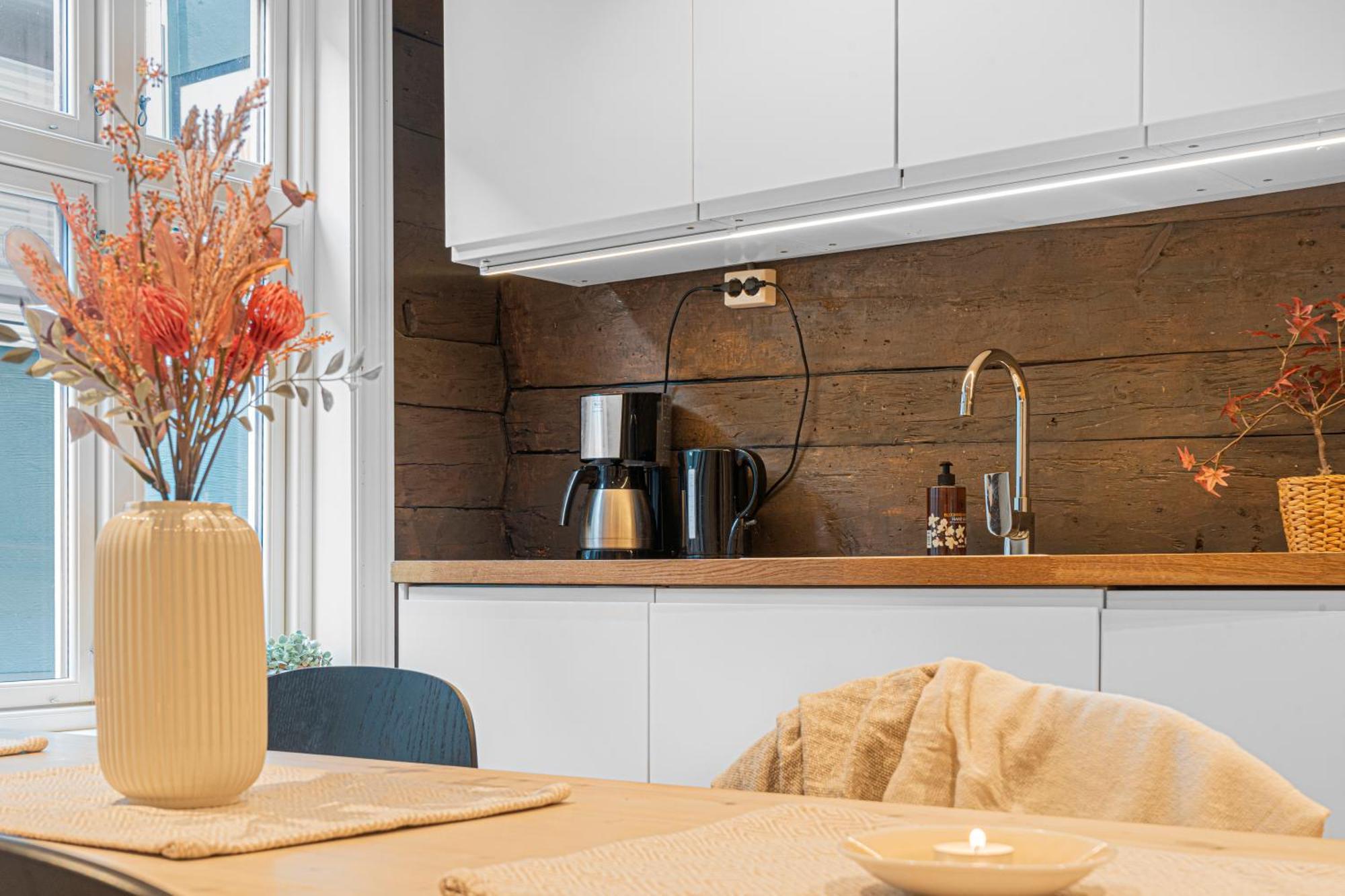 Apartment Four-story House! Newly Renovated! Bergen