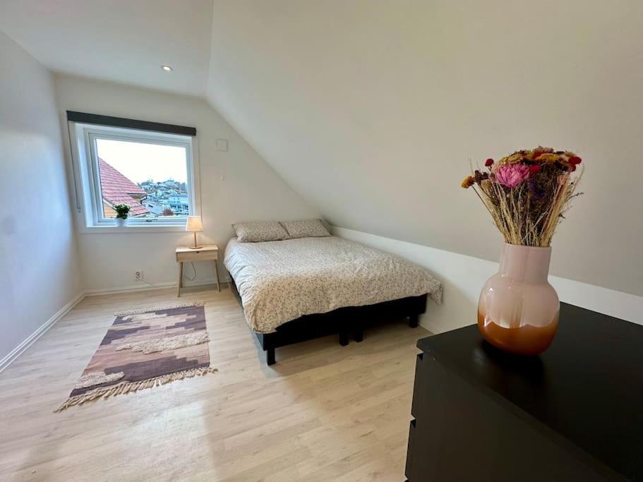 Stort, Koselig Hus I Naturomrade *