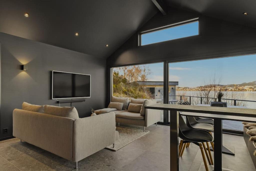Moderne Med Fjordutsikt Og Spabad 25.min. Fra Sentrum Holiday home