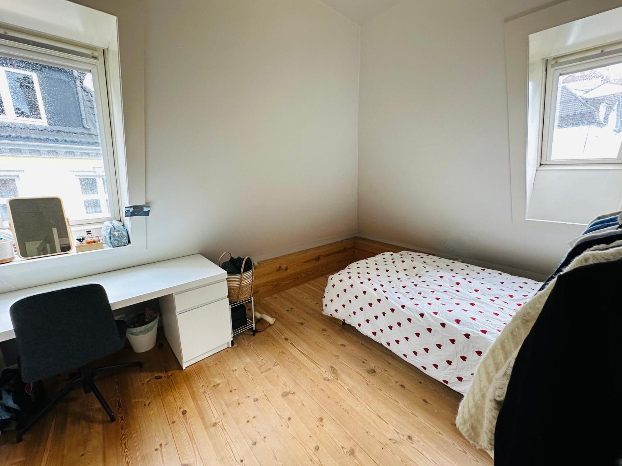 Hospedagem domiciliar Sjarmerende Bolig Like Ved Togstasjonen *