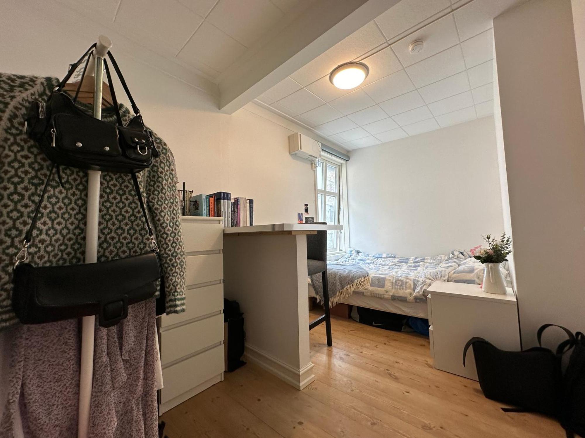 Hospedagem domiciliar Sjarmerende Bolig Like Ved Togstasjonen