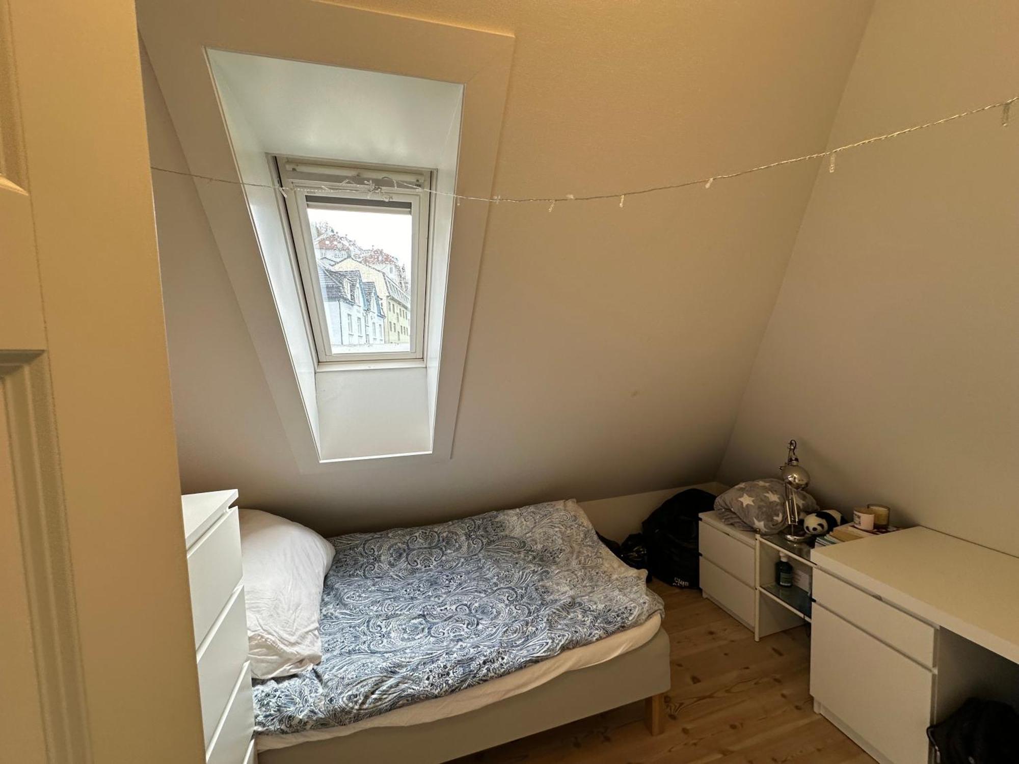 Hospedagem domiciliar Sjarmerende Bolig Like Ved Togstasjonen *