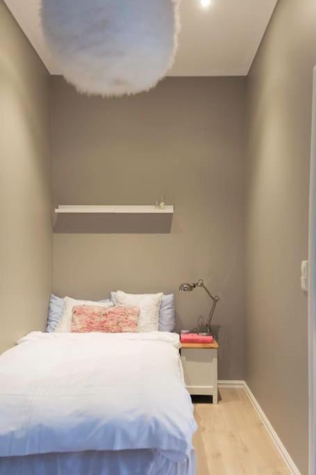 Dinbnb I Everything You Need - 4 Minutes To The City Train! Apartment
