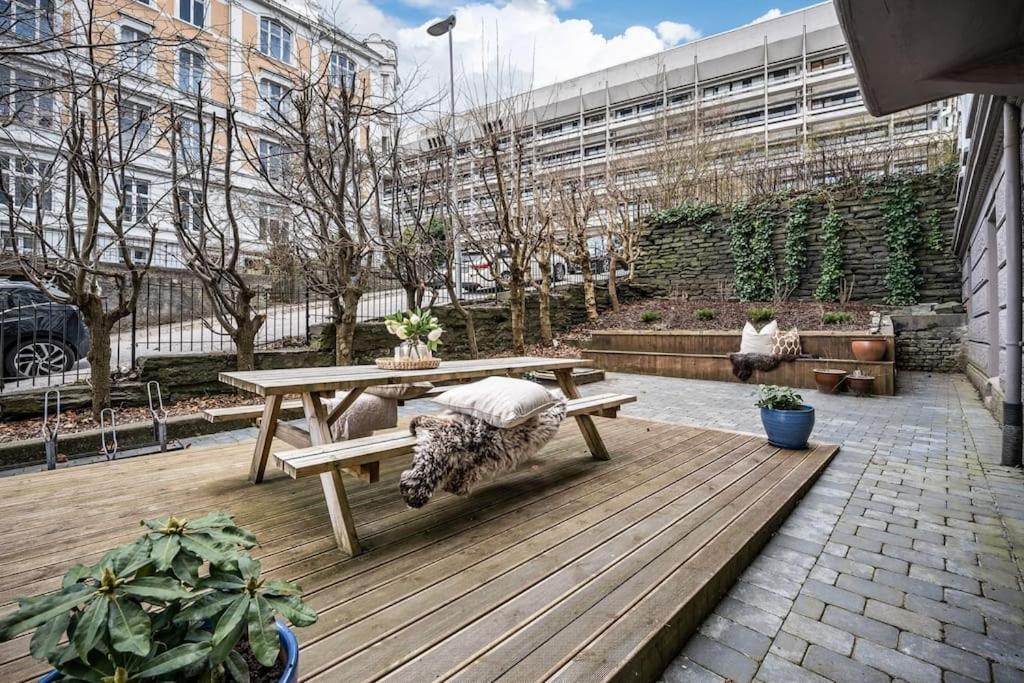 Dinbnb I Everything You Need - 4 Minutes To The City Train! Apartment *