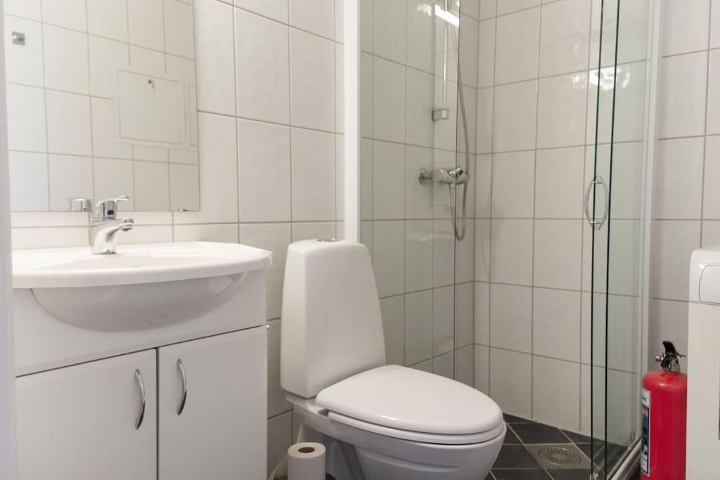 Dinbnb I Everything You Need - 4 Minutes To The City Train!