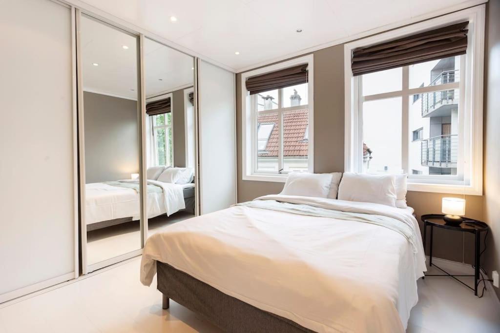 New! Modern Floor In Historic Area! *
