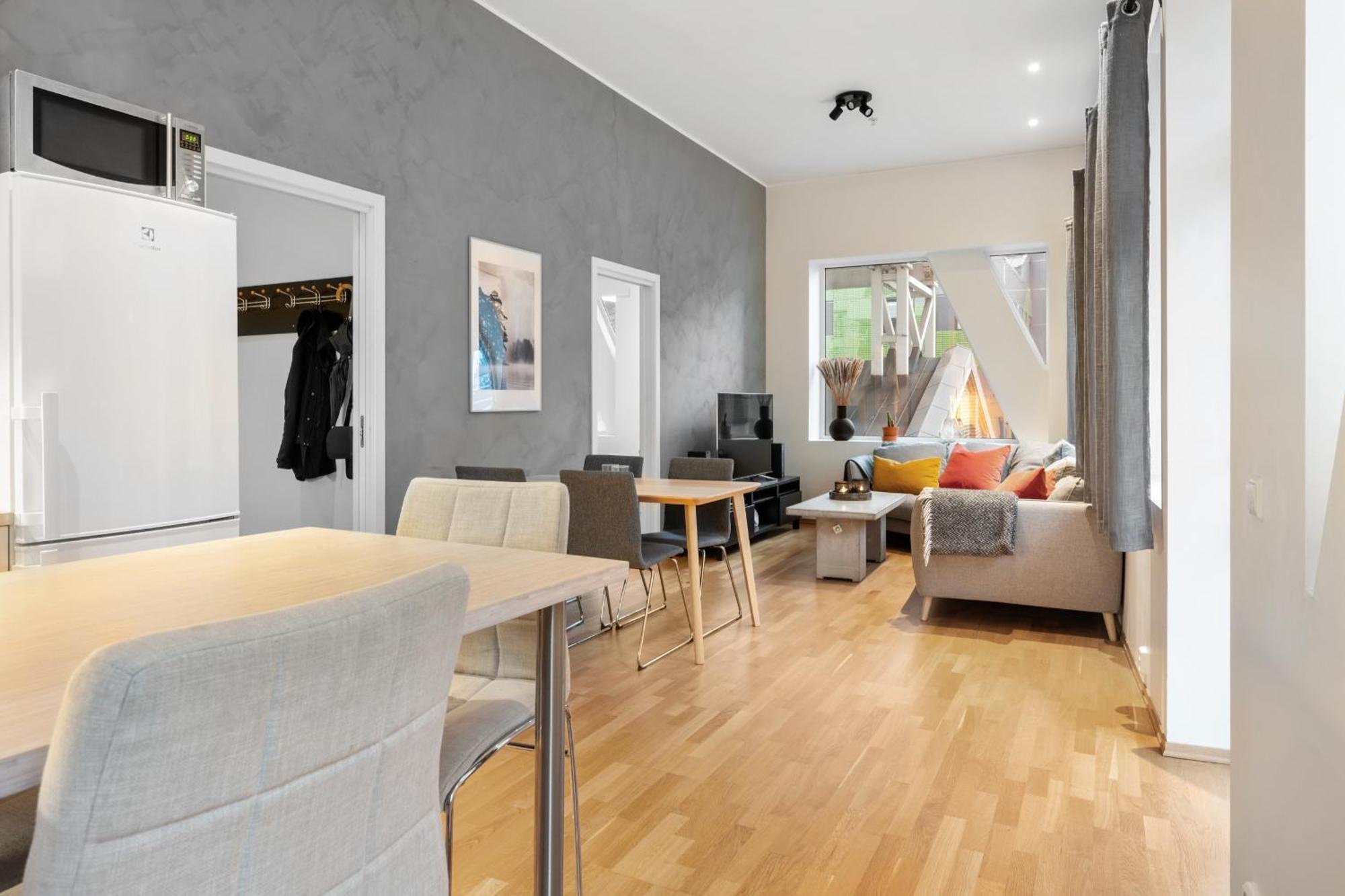 Modern With Rooftop Terrace And Stunning Views *