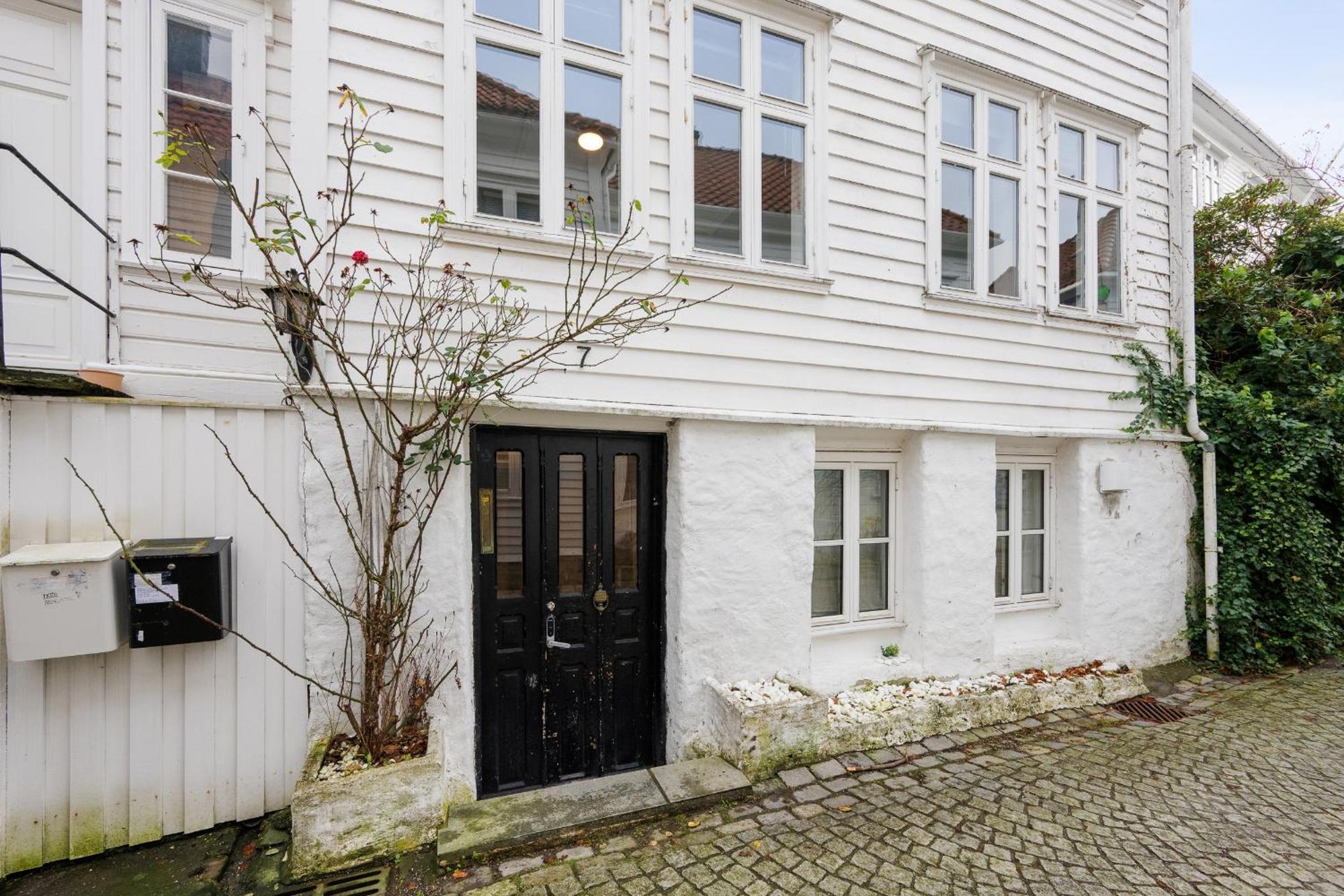 And Historic 2br - 300m To Bryggen *