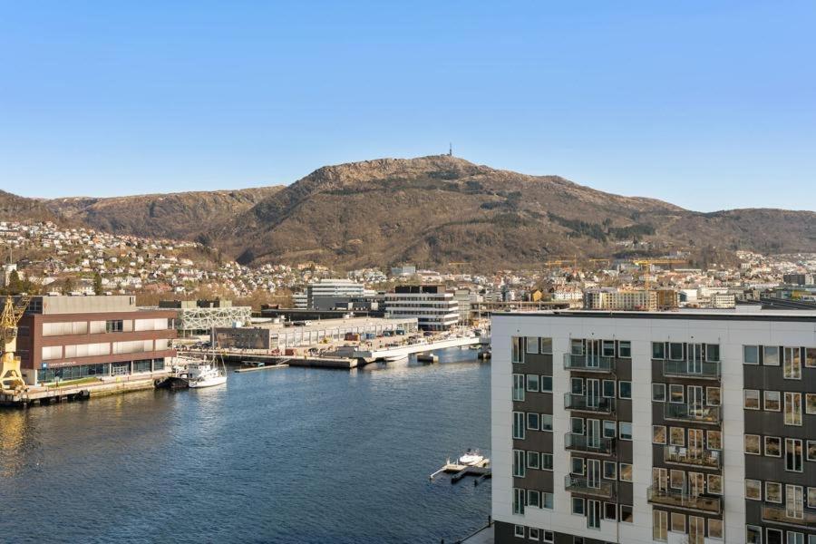 Modern With Rooftop Terrace And Stunning Views