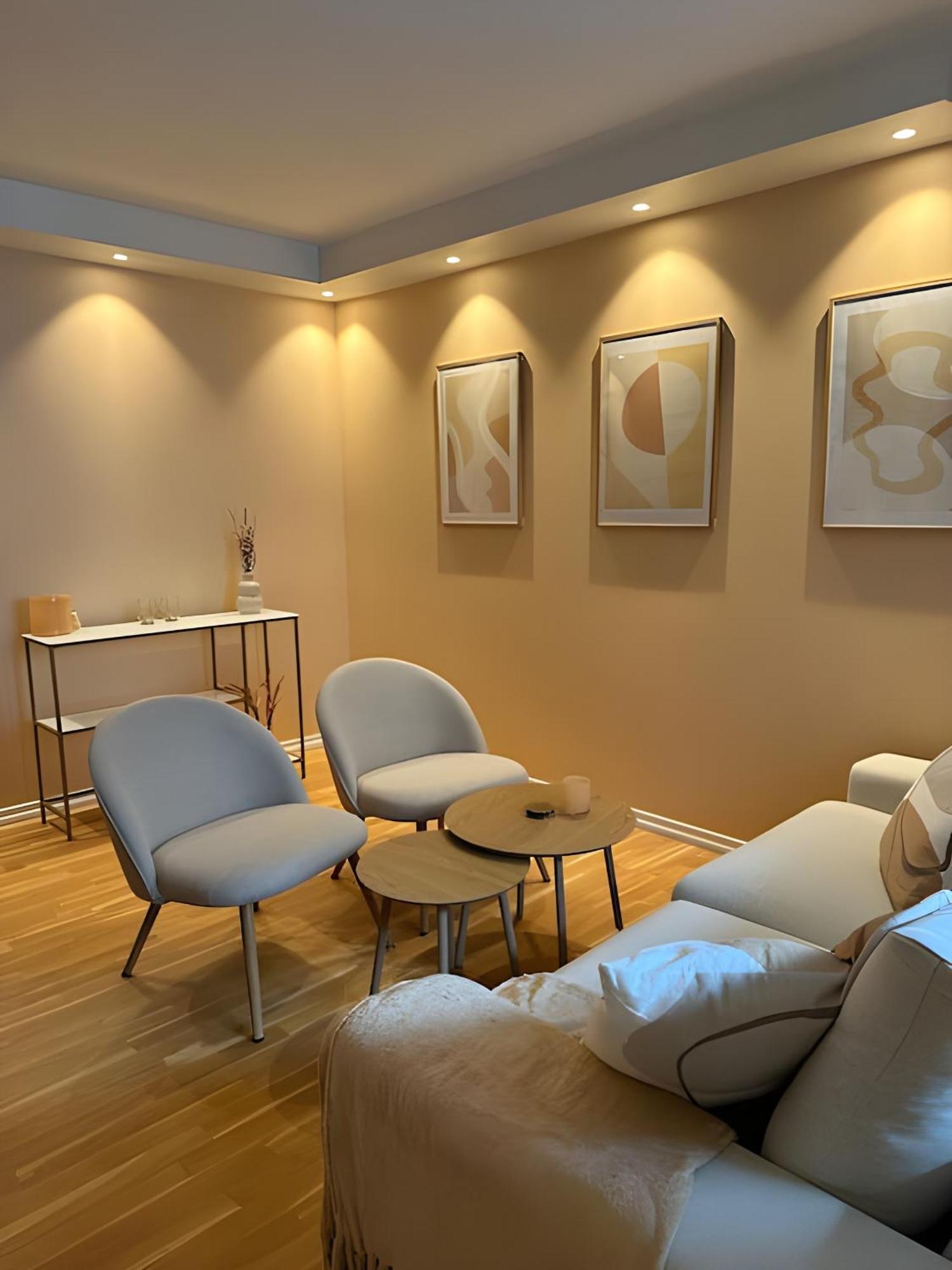 Modern And Chic -