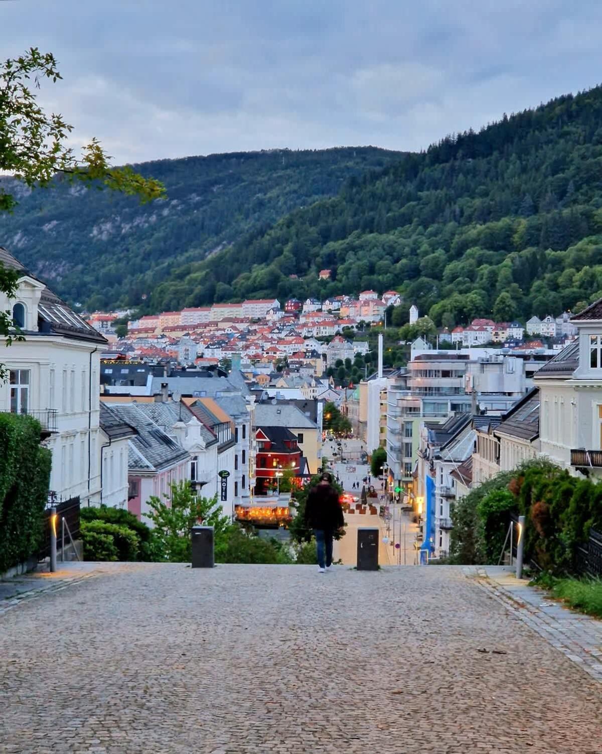 Sleep Well In Heart Of - Beautiful Street Bergen