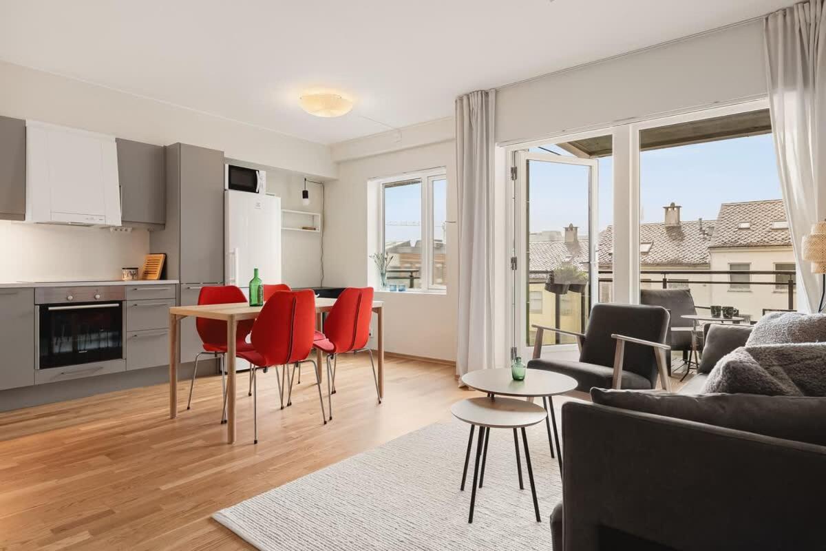 Dinbnb I Oasis, Workspace & Elevator! * Bergen