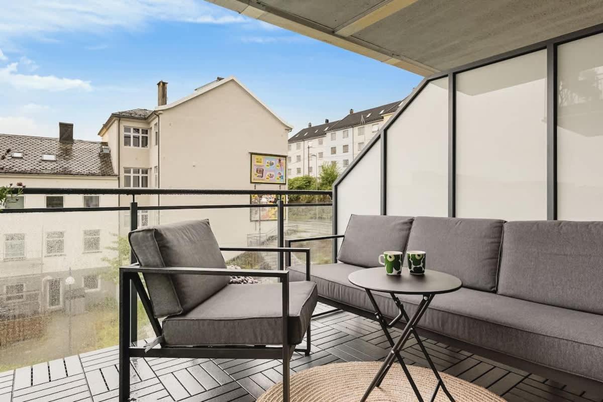 Dinbnb I Oasis, Workspace & Elevator! Apartment *