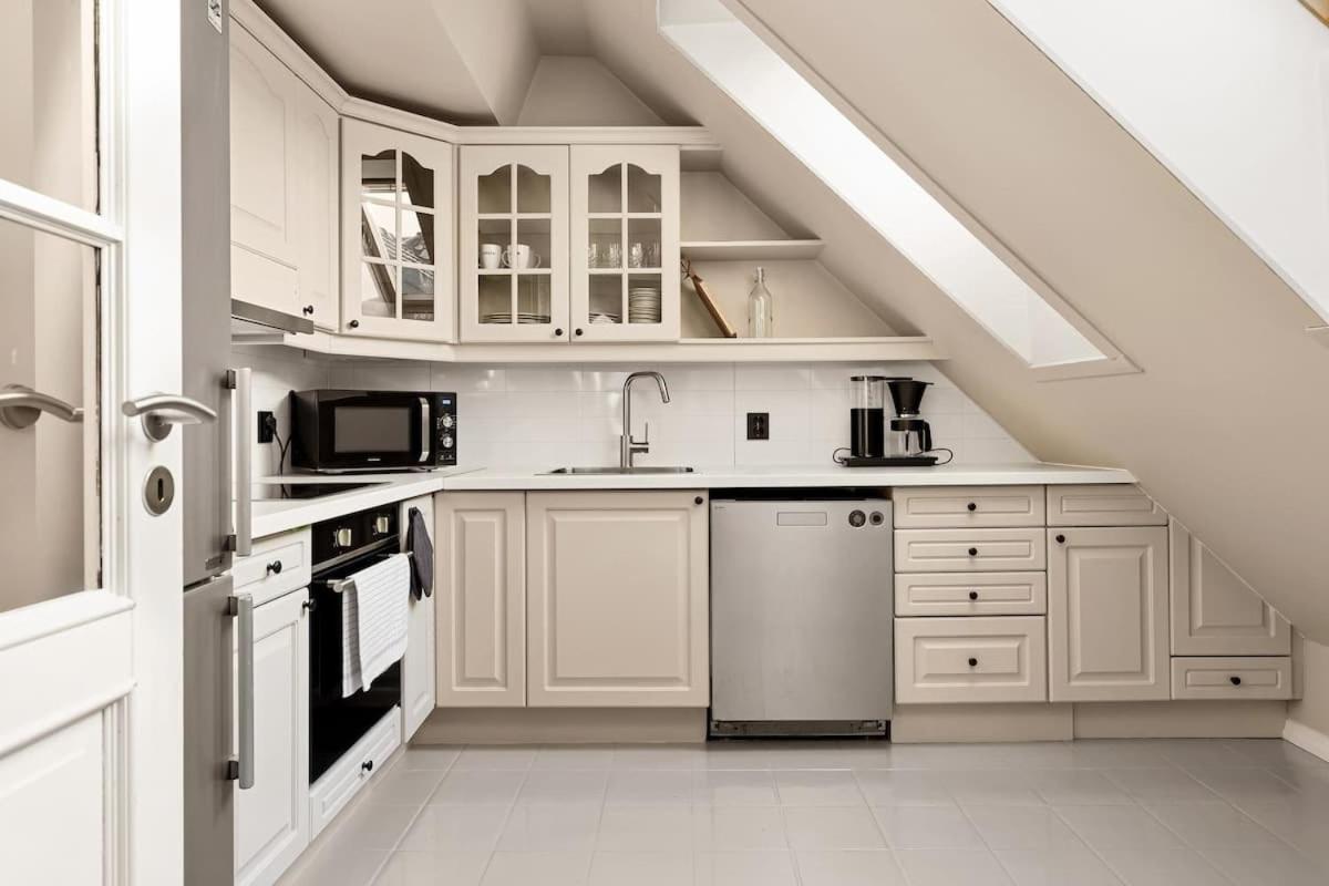 Dinbnb I The Bryggen Experience I Enjoy Life With Friends & Family Apartment *