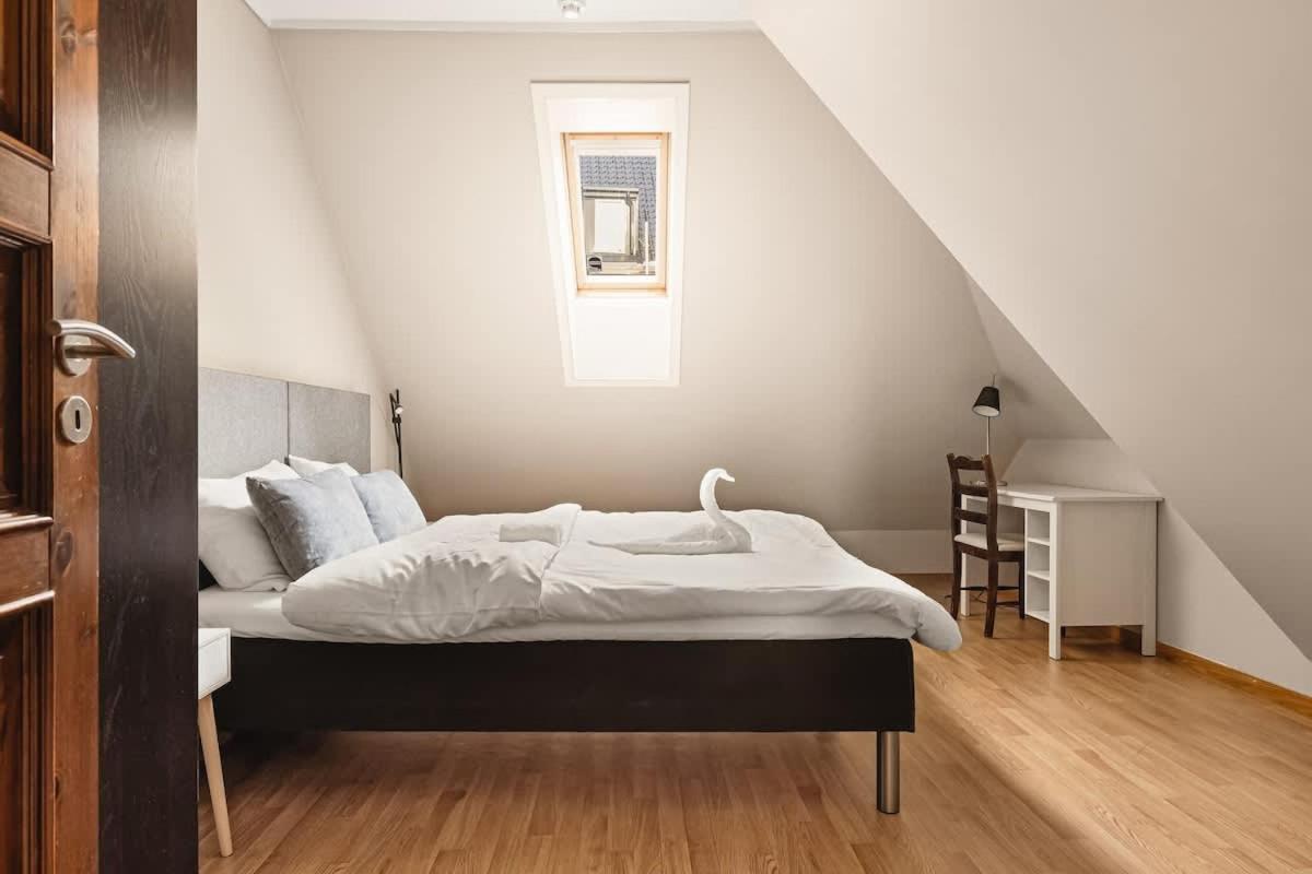 Dinbnb I The Bryggen Experience I Enjoy Life With Friends & Family Apartment *