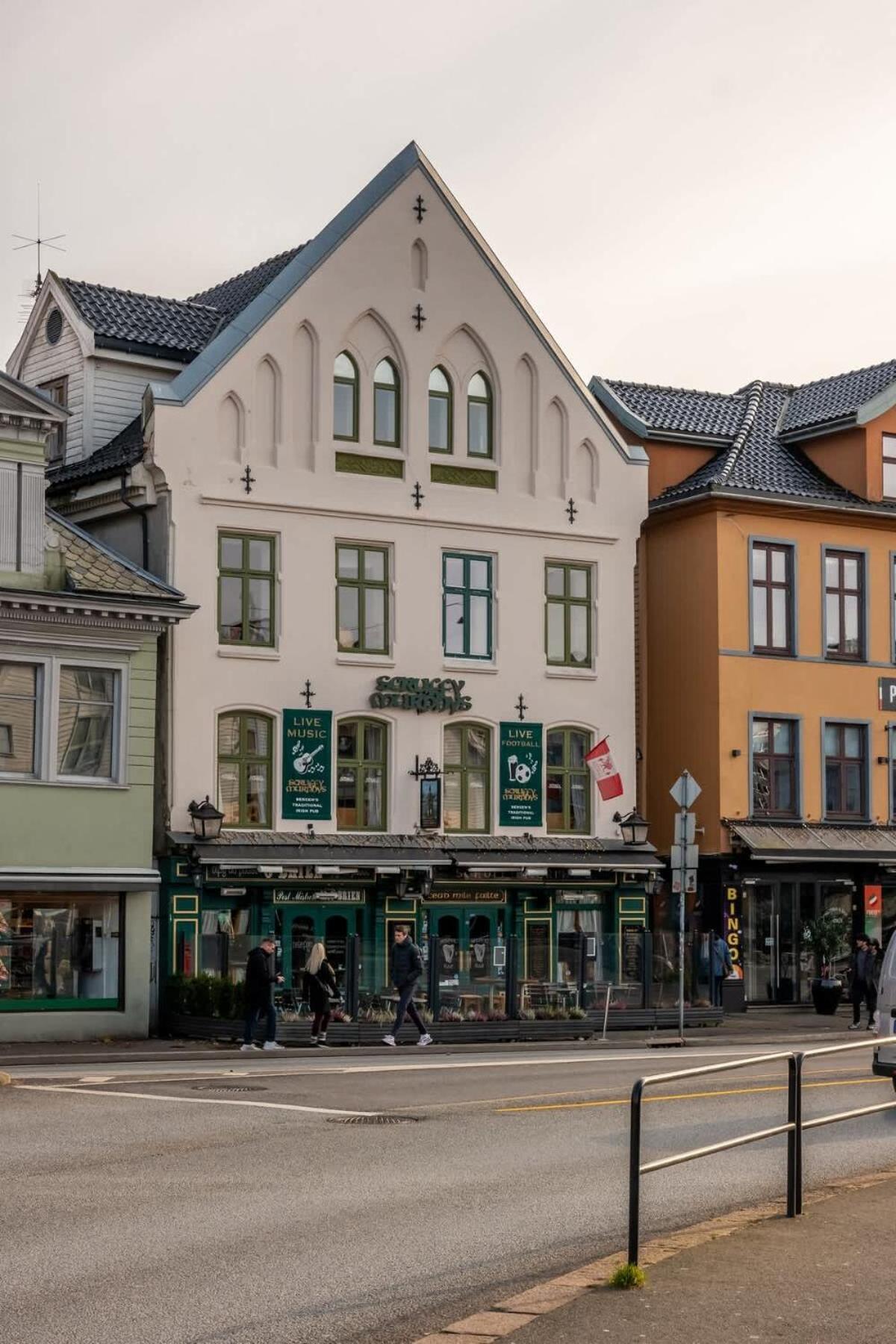 Dinbnb I The Bryggen Experience I Enjoy Life With Friends & Family Bergen