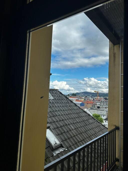 Ralekker Byleilighet. Solrik Balkong * Bergen