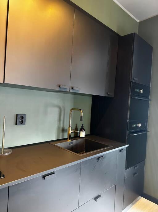 Ralekker Byleilighet. Solrik Balkong Apartment *