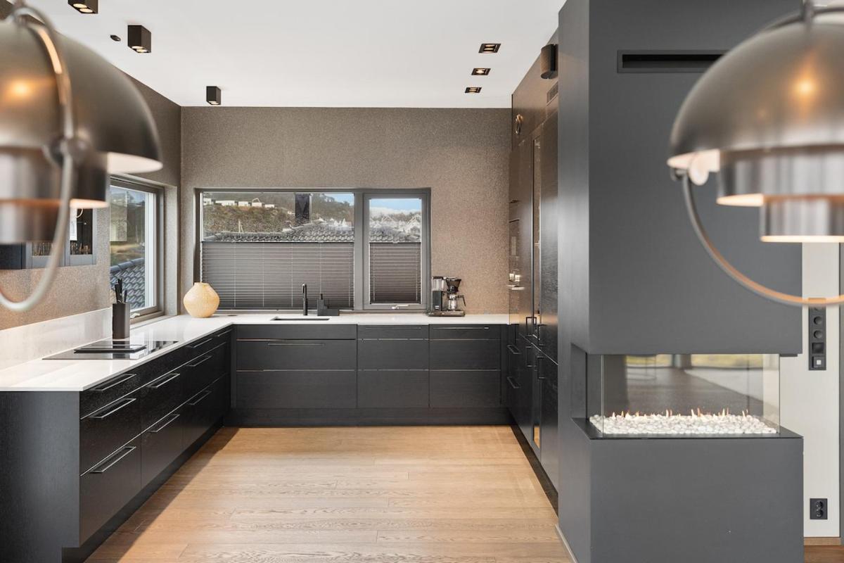 High-end With Private Rooftop And Sea Line * Bergen