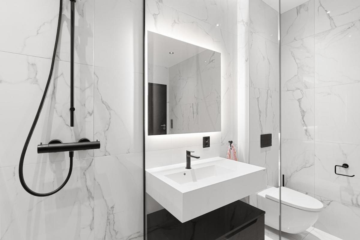 High-end With Private Rooftop And Sea Line * Bergen