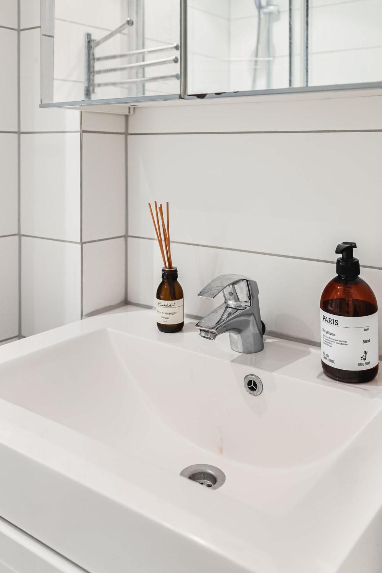 Dinbnb L Modern 3bedroom L Balcony L 2mins To Nygardsparken Apartment Bergen