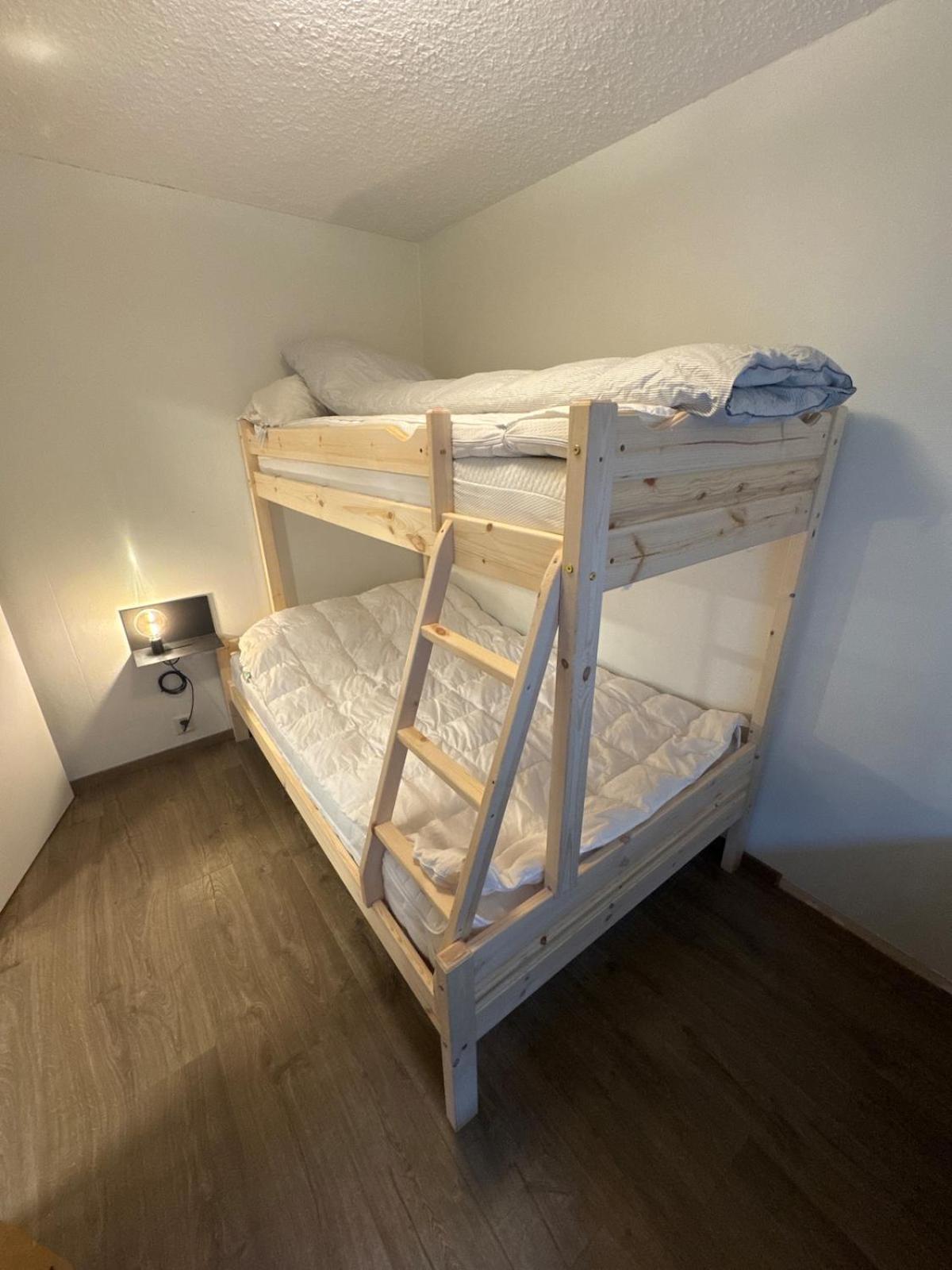 2 Bedroom With Free Parking Lot * Bergen