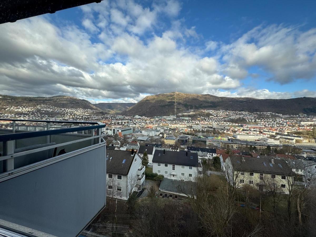 2 Bedroom With Free Parking Lot Apartment