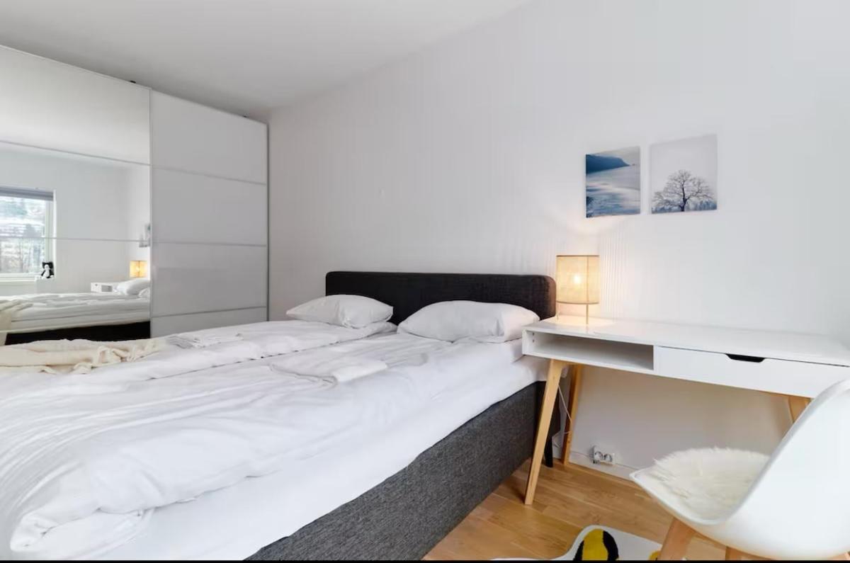 2 Bedroom, View, Light Rail,
