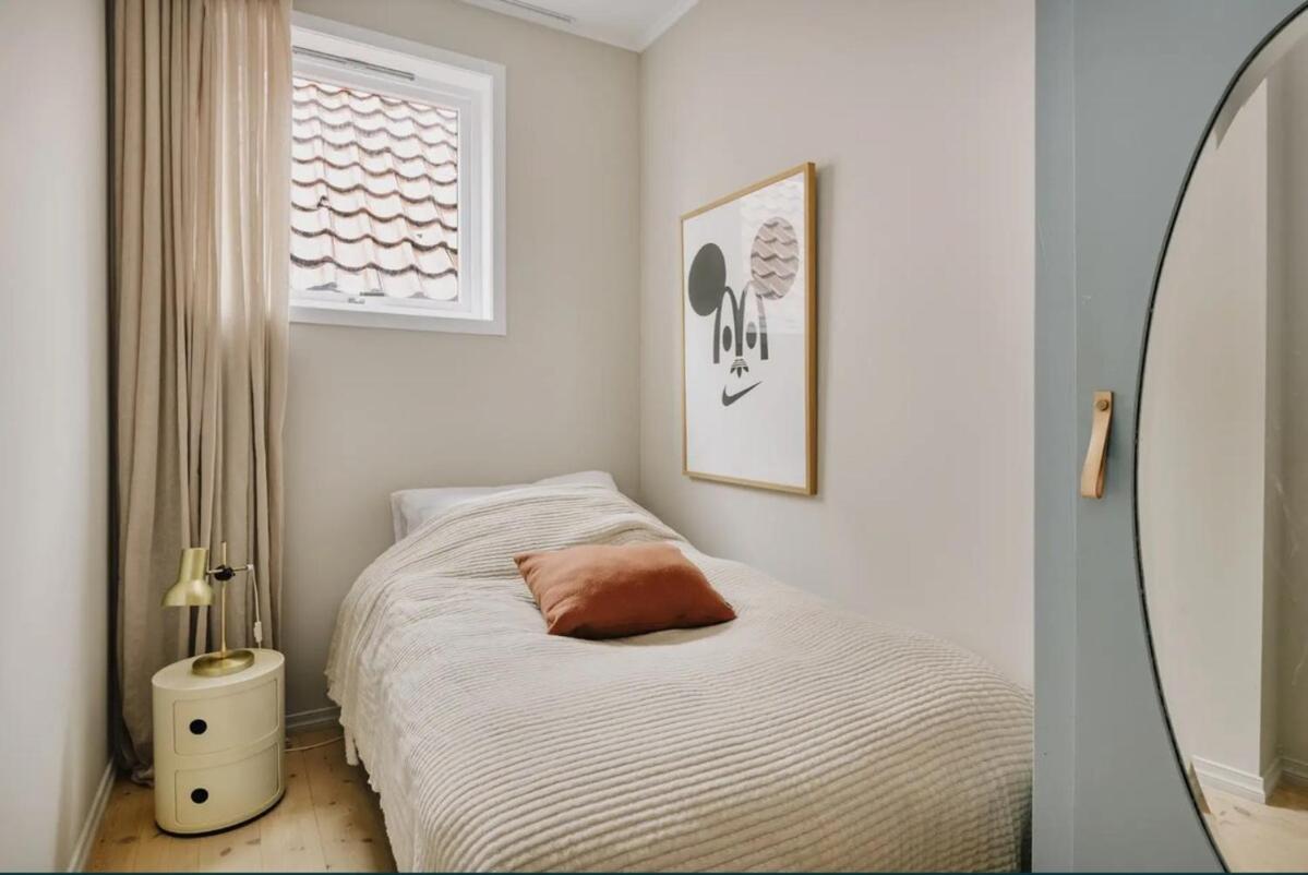 With 2 Bedrooms Apartment