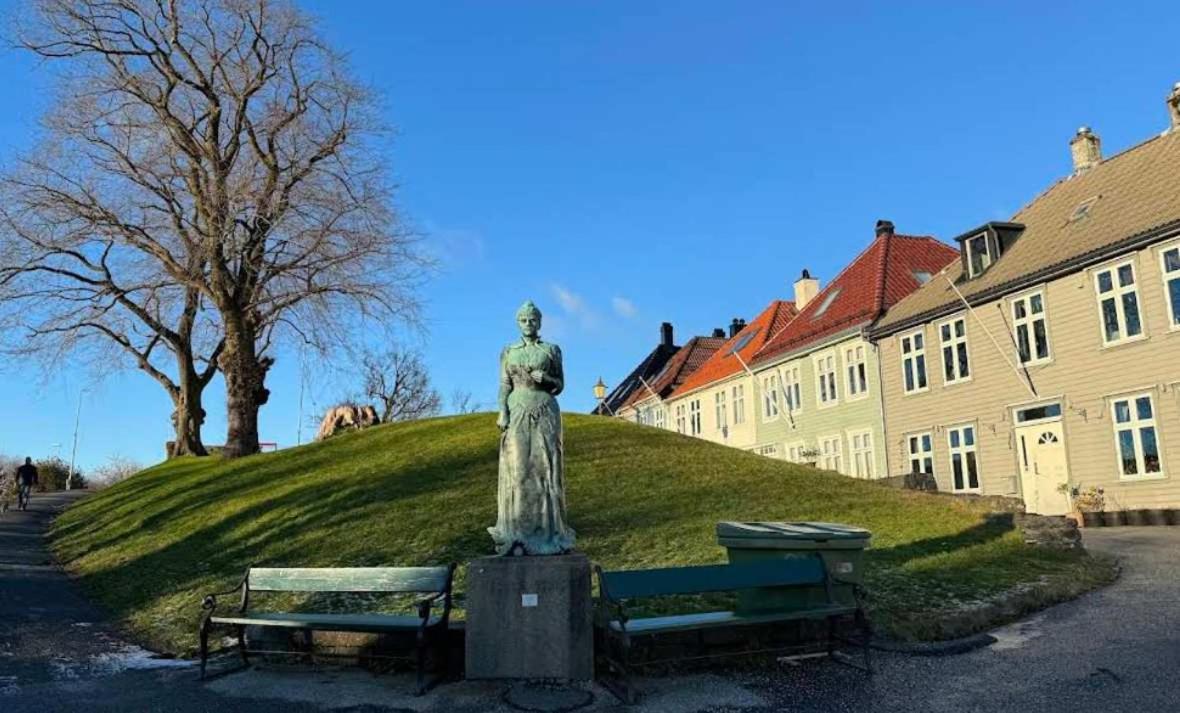 Dinbnb L Traditional Bergenhouse L 10min To Bryggen L 24l7 Apartment