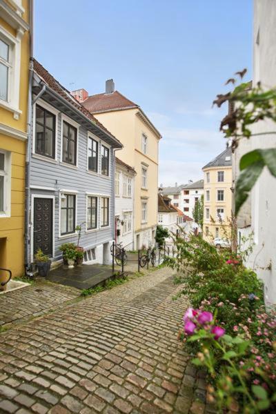 Dinbnb L Traditional Bergenhouse L 10min To Bryggen L 24l7 Apartment Bergen