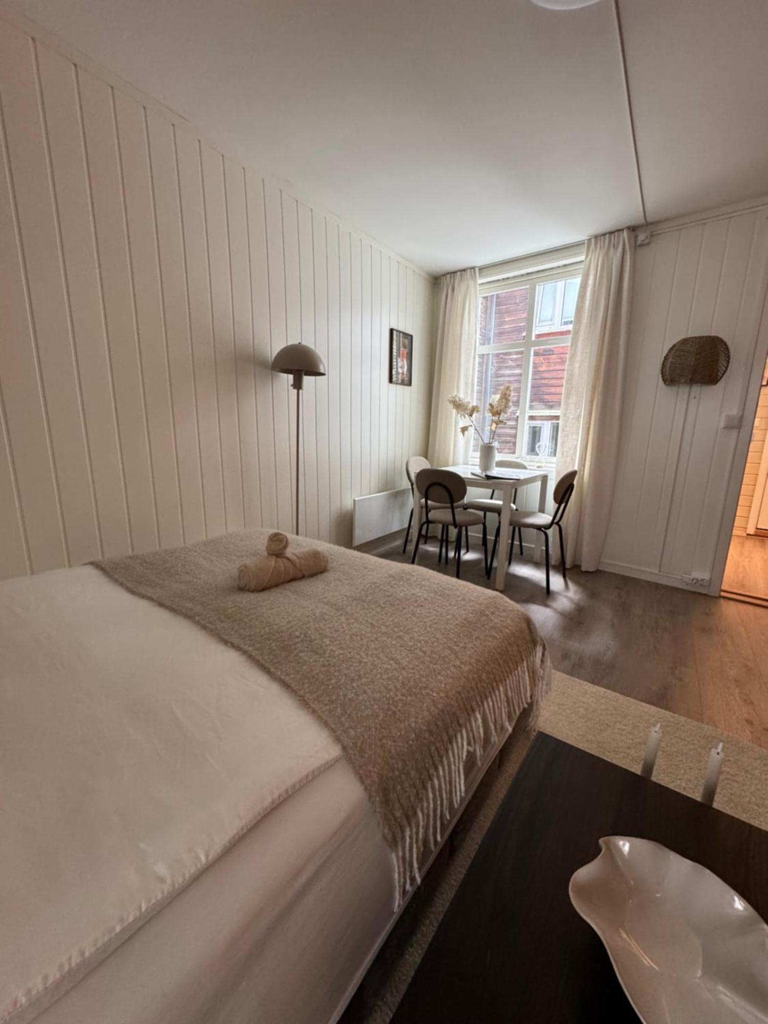Apartment Bo I Bergens Eldste Smau Pa Nostet - Sentralt Og Rolig *