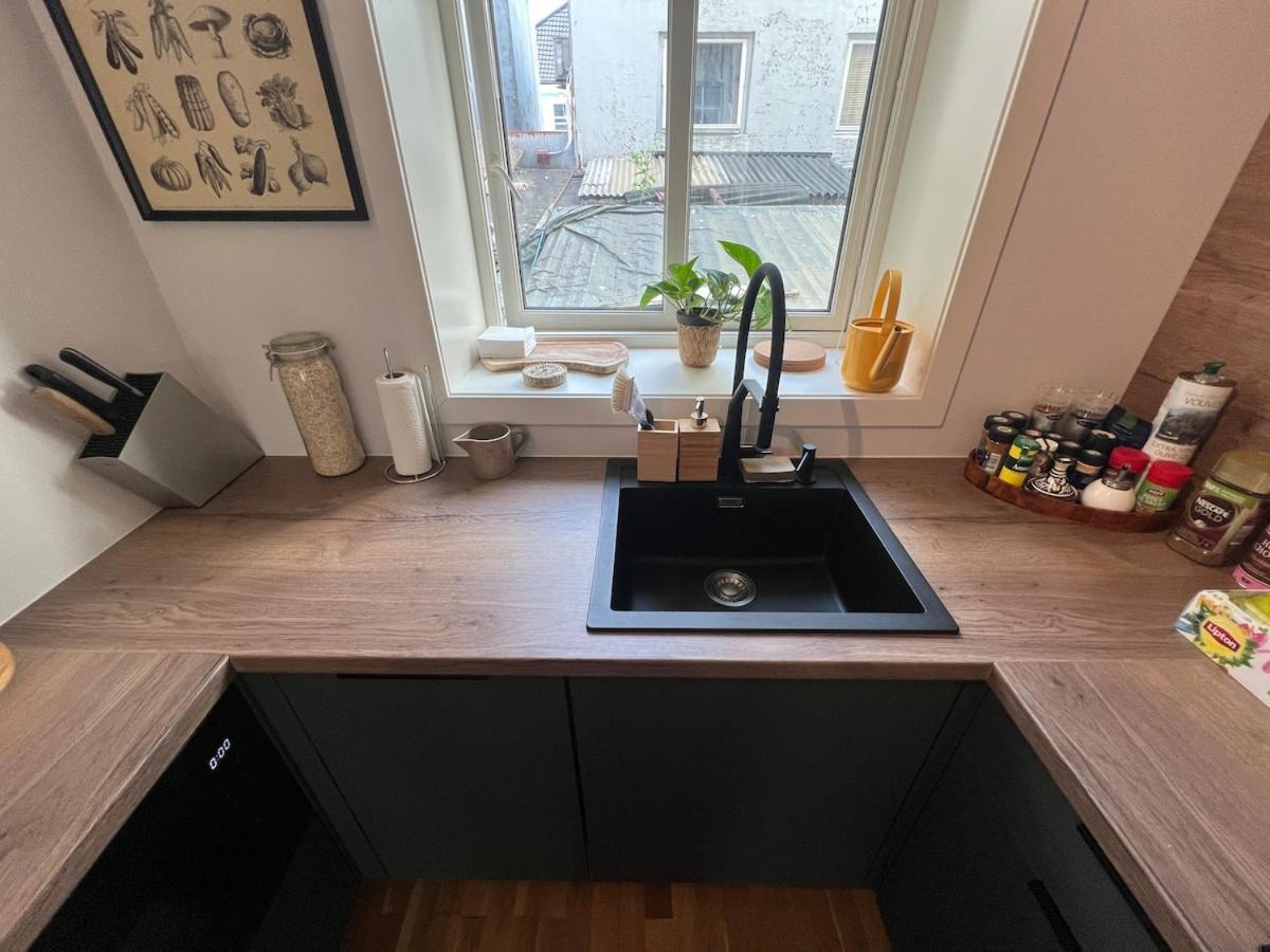 Cozy Gem In The Heart Of Leilighet