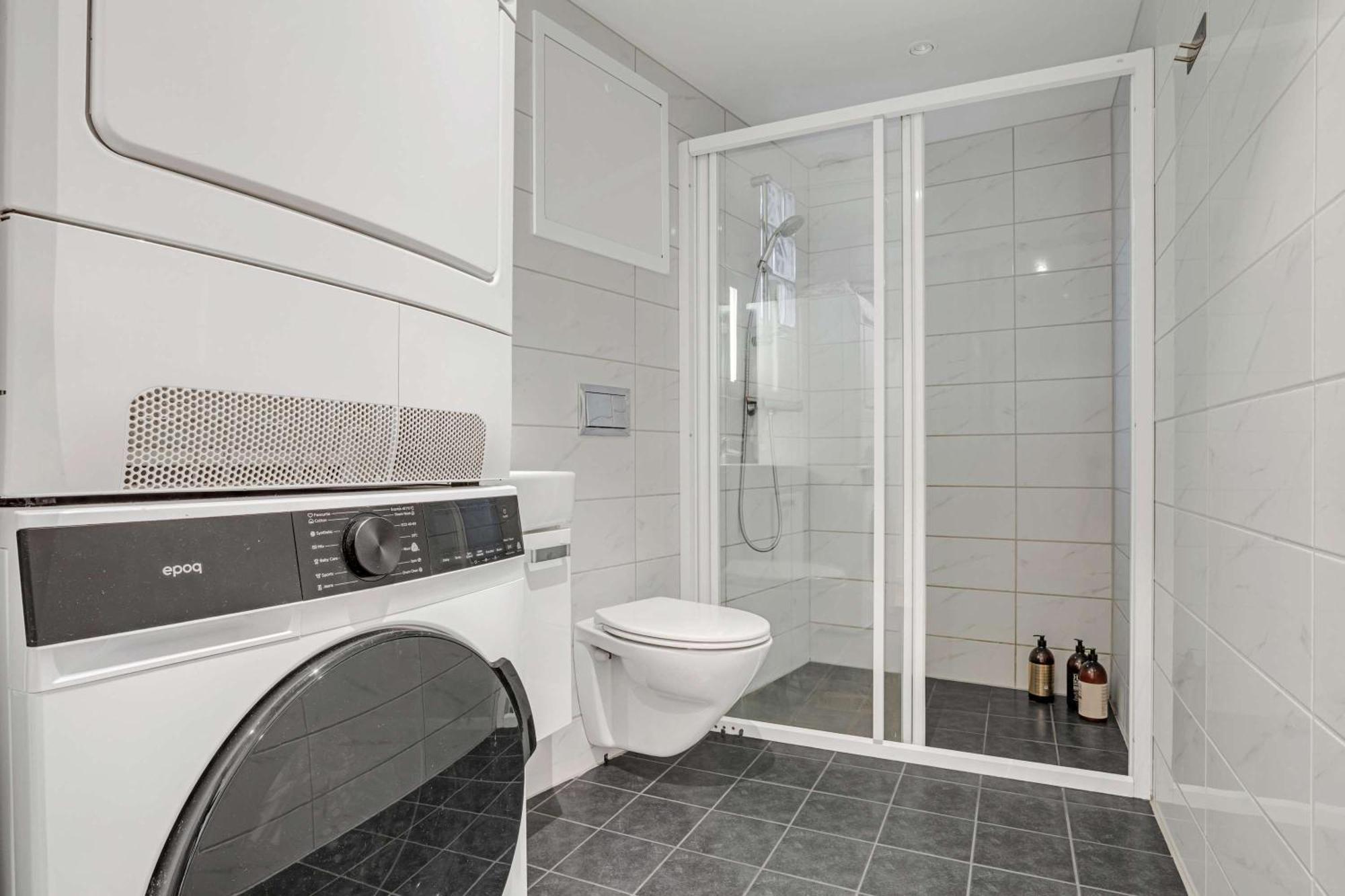 Penthouse At Heart Of - Four Bed 2 Bath Bergen