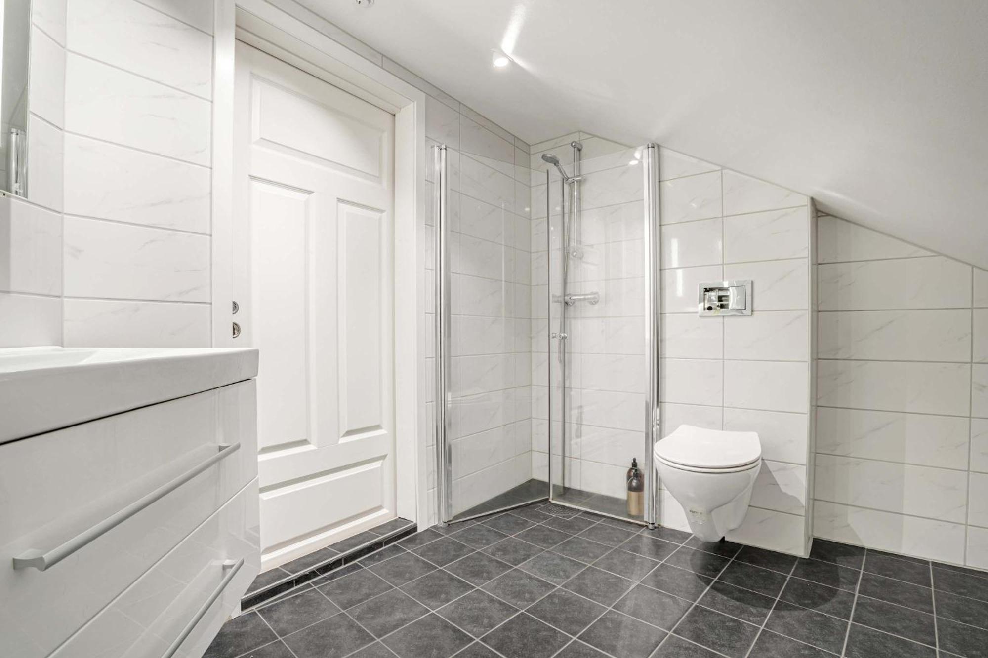 Penthouse At Heart Of - Four Bed 2 Bath * Bergen