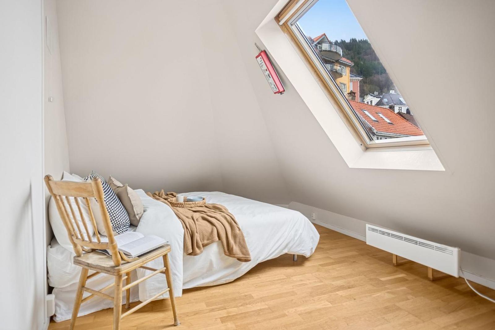 Charming Townhouse - Walk Everywhere!