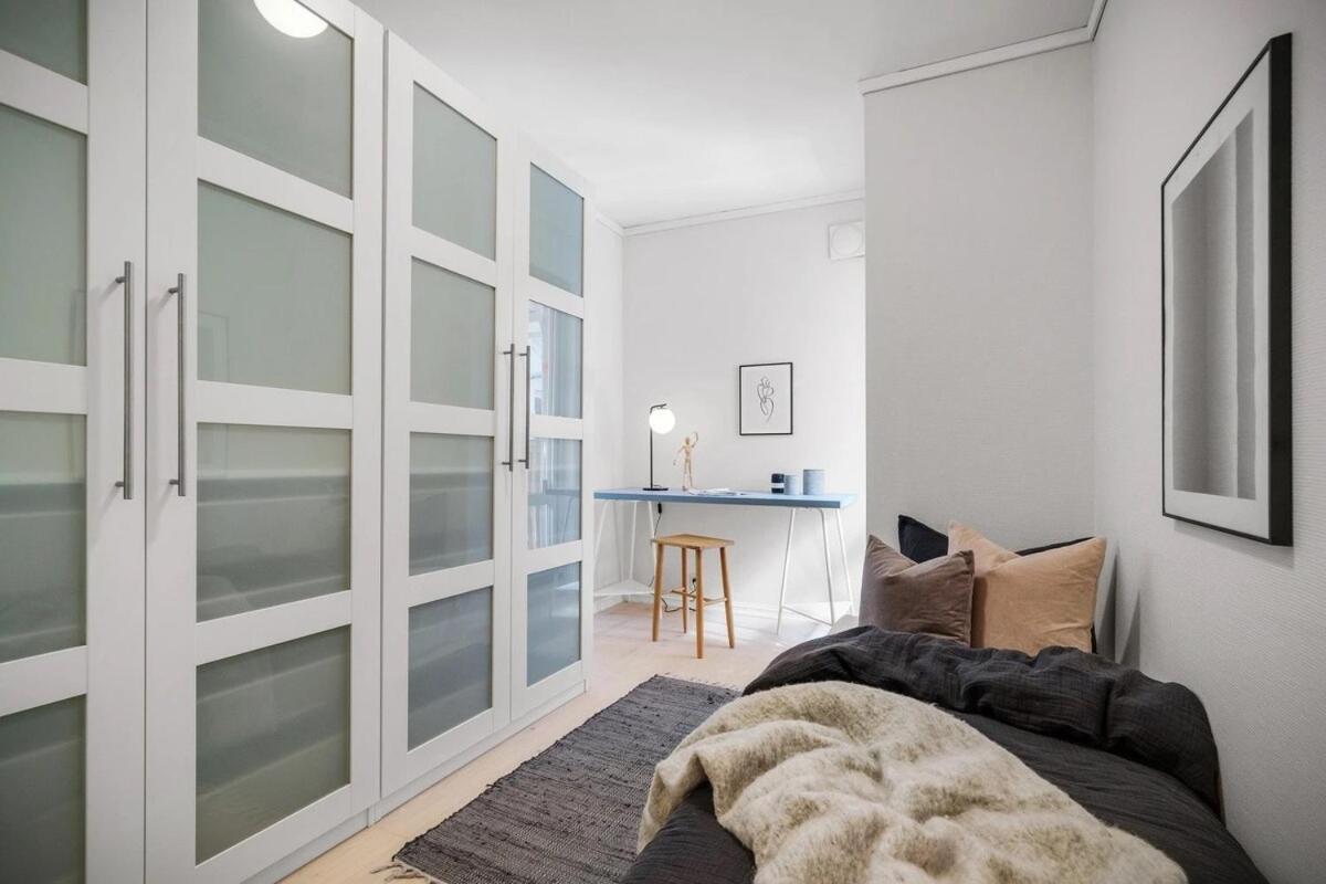 Cozy In Sentrum 5 Bedrooms Apartment *