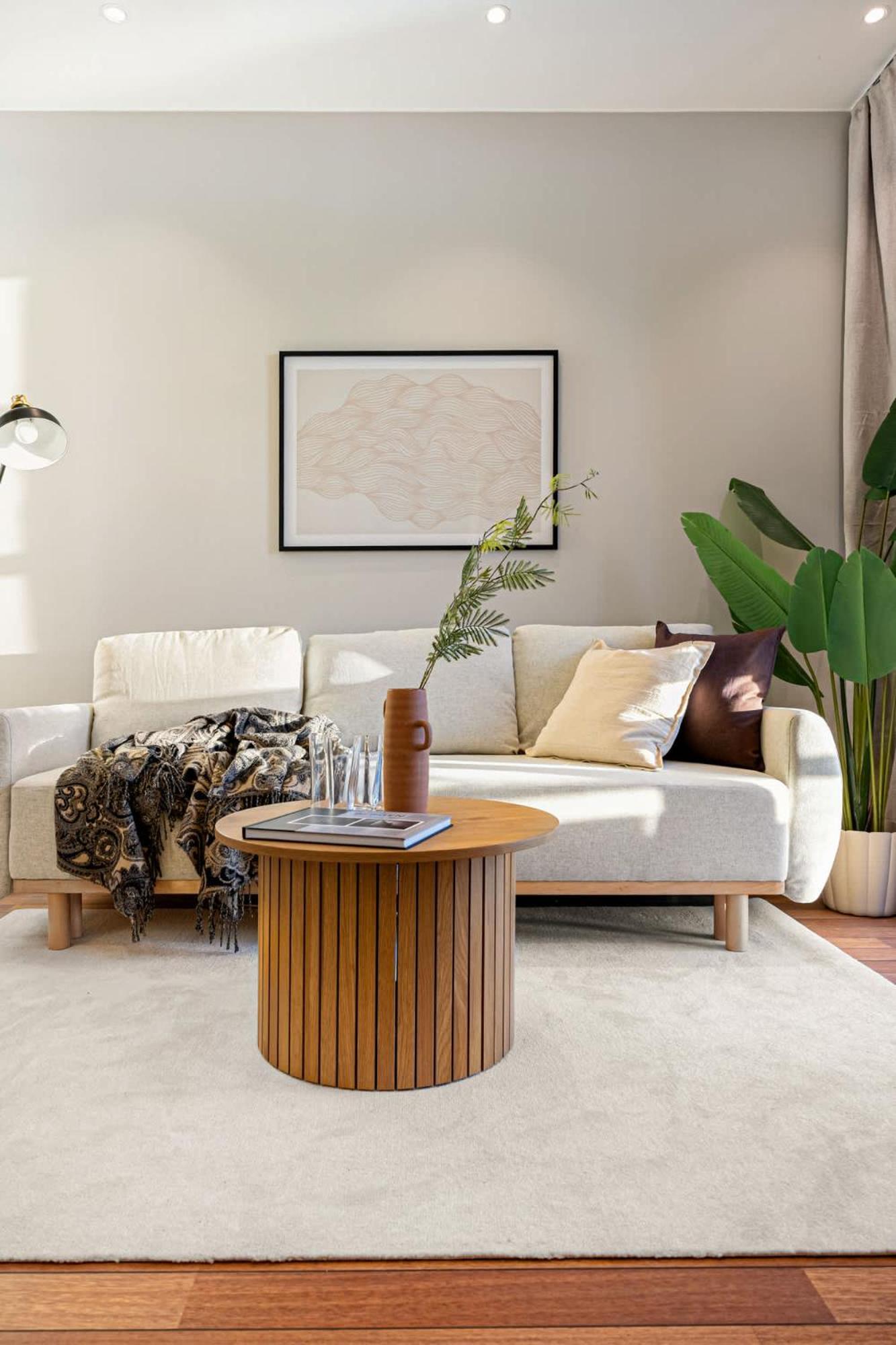 Heimby Homes - Seaside Balcony Apartment *