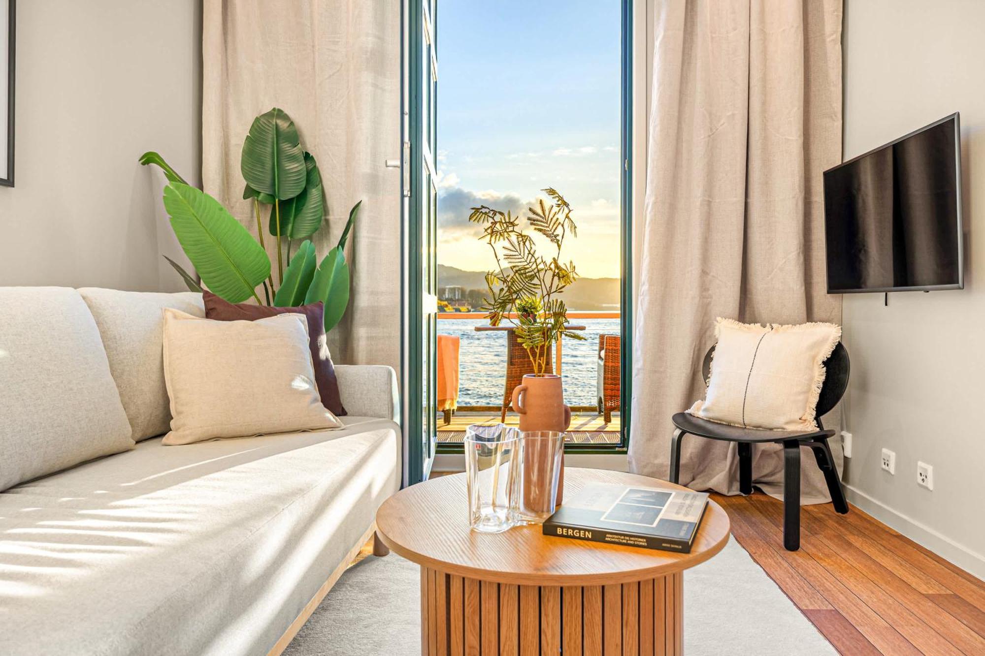 Heimby Homes - Seaside Balcony Bergen