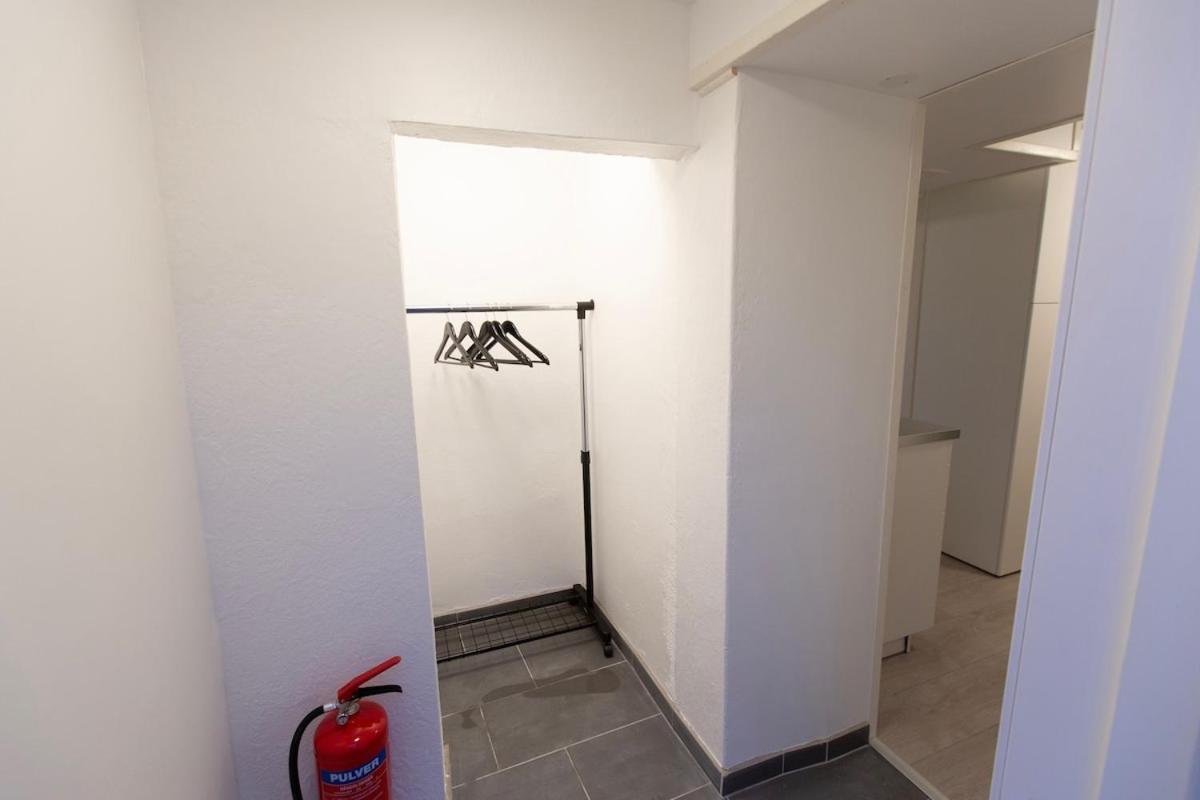 Kozy Near Center With Free Parking And Wifi Apartment *