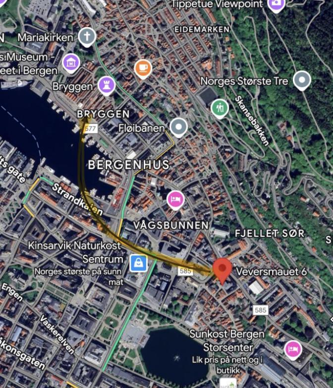 Nyrenovert Bergenshus Med Sjel I Stille Og Vakker Gagate, Midt I Hjertet Av Sentrum Bergen