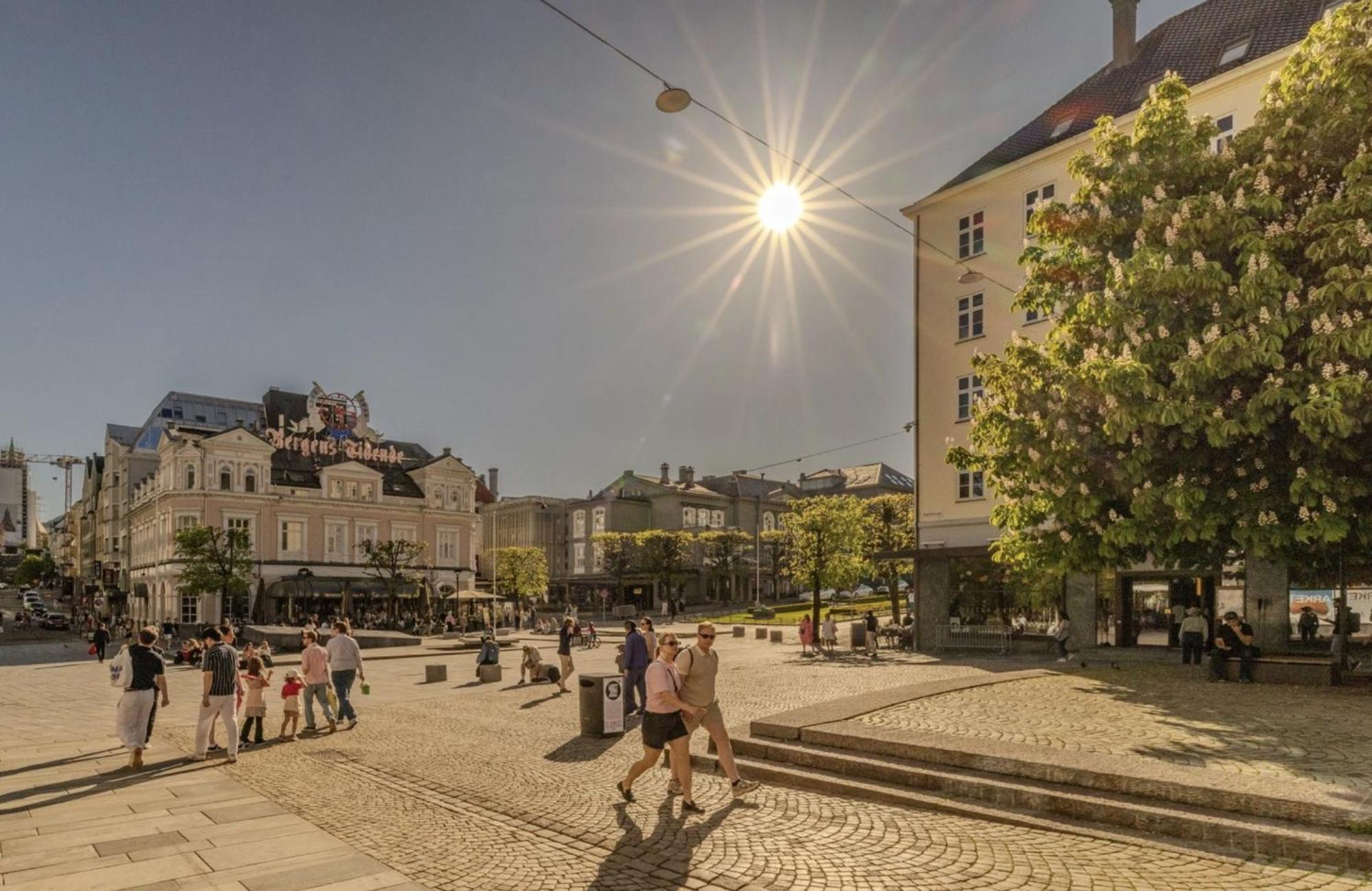 Villa Nyrenovert Bergenshus Med Sjel I Stille Og Vakker Gagate, Midt I Hjertet Av Sentrum