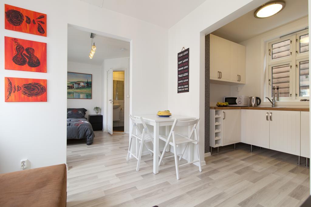 Studios Apartment *