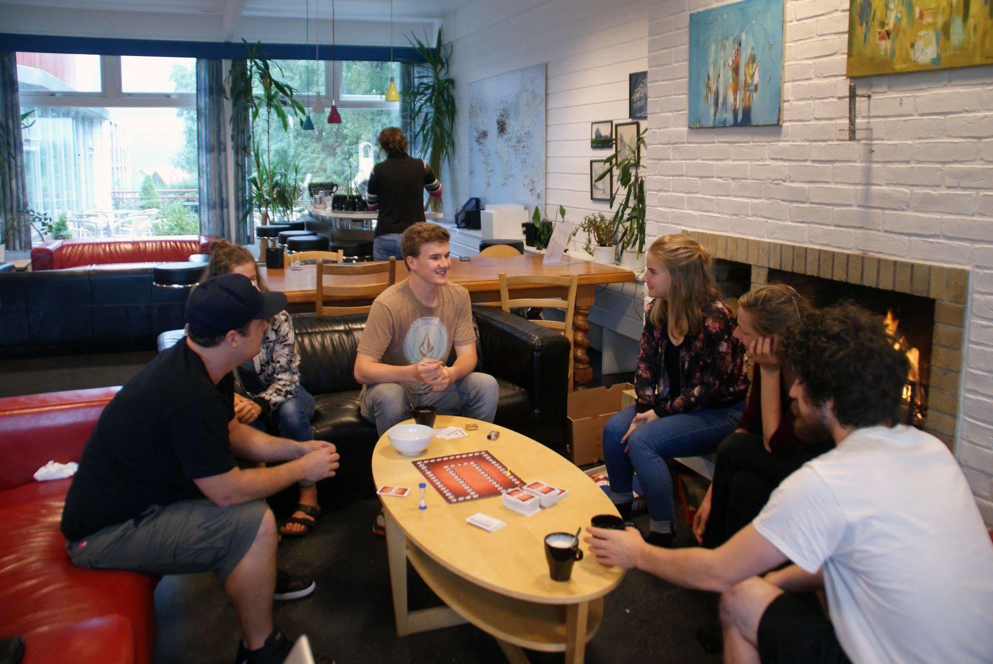 Montana Hostel *