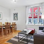 Central Apartment With High Standard