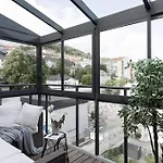 Luxury & Modern Apartment By The Ocean