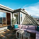Spacious Penthouse With Grand Terrace