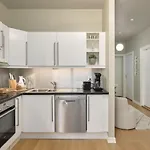 Elegant Bergen City Center Apartment - Ideal For Business Or Leisure Travelers