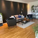 Cosy Appartement With 2 Bedrooms For 4 People With Free Parking